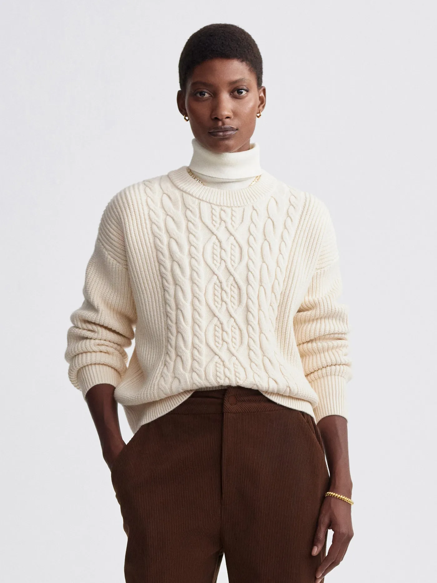 Mondain Cable Knit